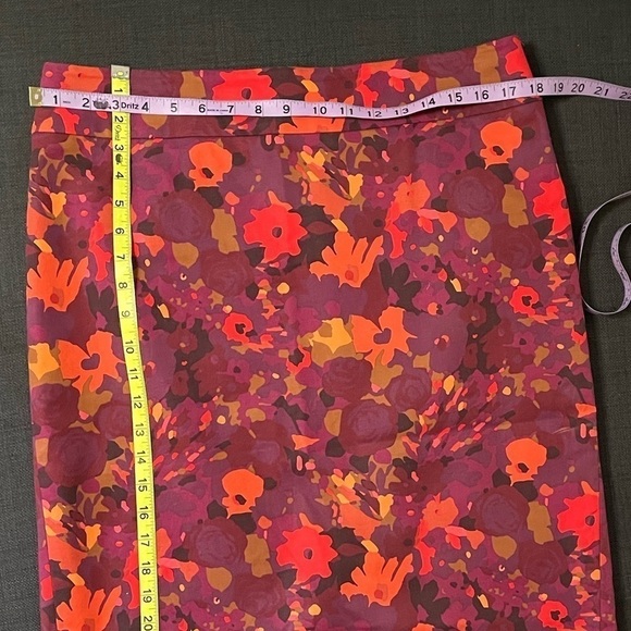Ann Taylor Loft Multicolor Burgundy Pink Floral Straight Pencil Skirt tall - Picture 9 of 13